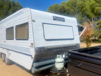 Evernew Deluxe Caravan