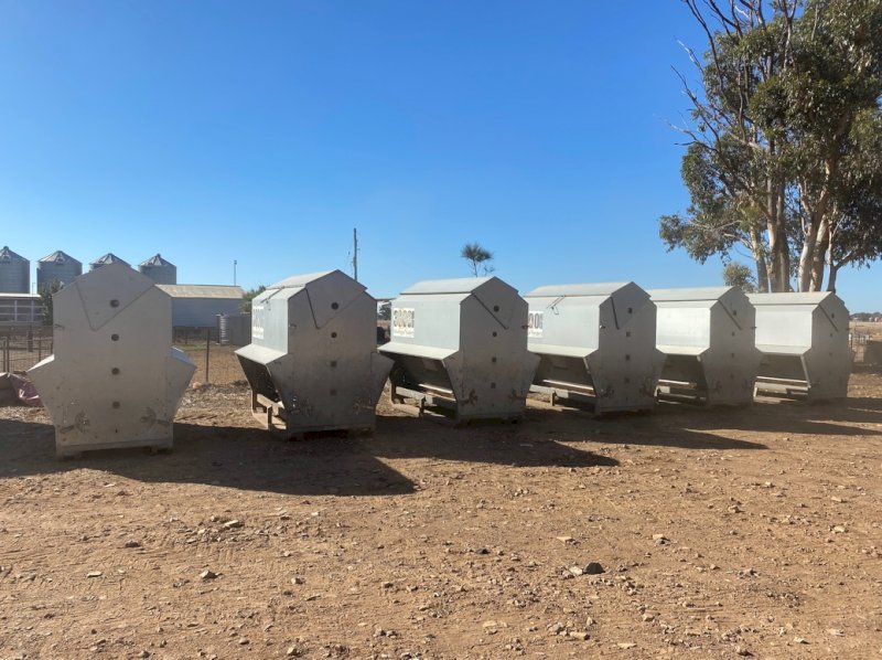 Advantage 3800HD Feeders x 3