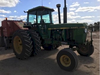 (A146)  John Deere 4440 tractor