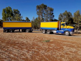 2002 Kenworth T401 Truck & Quad Dog Trailer