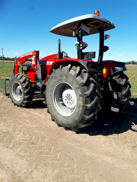 2017 Massey Ferguson MF4708 Tractor with Burder Loader