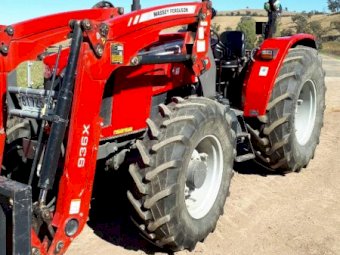 2017 Massey Ferguson MF4708 Tractor with Burder Loader
