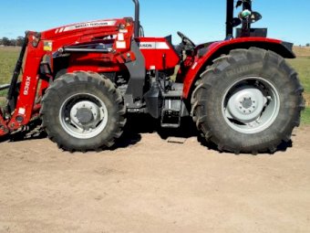2017 Massey Ferguson MF4708 Tractor with Burder Loader