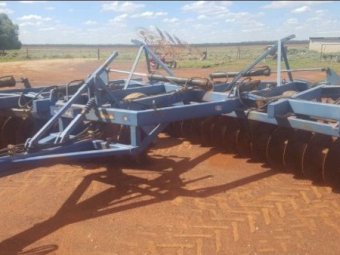 (A146) - 48 Plate Grizzly Offset Disc Plough