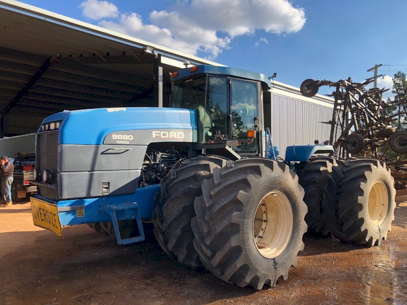1996 Ford 9880 Versatile Tractor