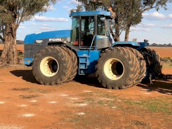 1996 Ford 9880 Versatile Tractor