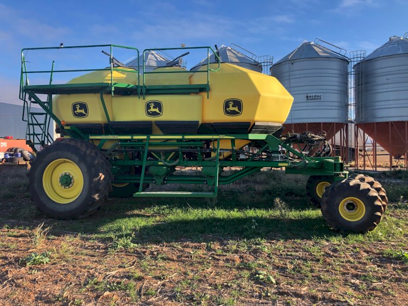 2017 John Deere 550bu Triple Bin Aircart