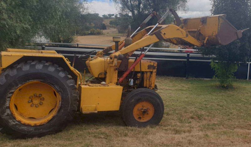 Chamberlain Tractor / Loader