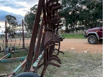 Under Auction - (A147) - 40ft Folding Harrows 