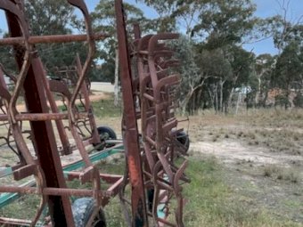 Under Auction - (A147) - 40ft Folding Harrows 