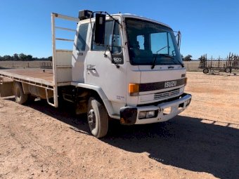 Isuzu 500 Farm Truck