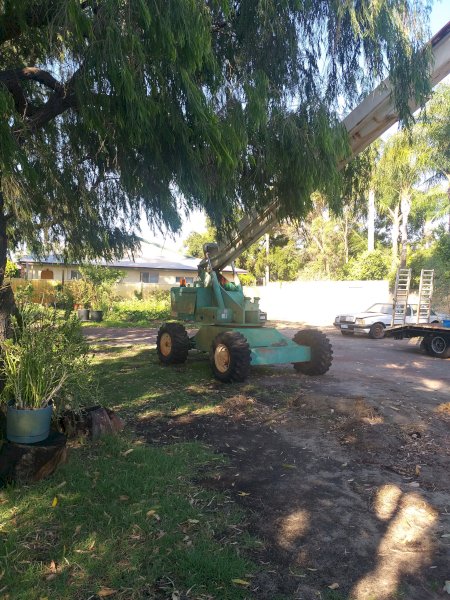 Manlift Cherry Picker 24m