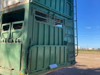 Under Auction - (A147) - 2005 Byrne Livestock A Trailer 
