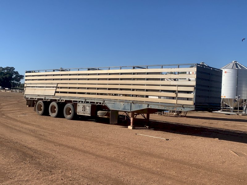 Duncan 45 ft 2x1 Stock Crate Farm Tender