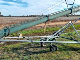 48' x 9" Hydraulic Fast Flow Auger with Hopper