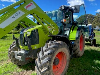 2019 Claas Arion 440 Tractor with Claas FL100 Loader