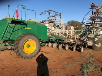 Forward Engineers 11m Air Seeder Bar with Simplicity 6000L Twin Box