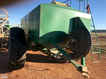 Forward Engineers 11m Air Seeder Bar with Simplicity 6000L Twin Box