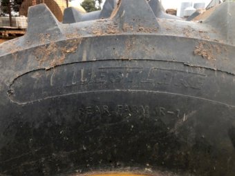 24.5-32 Tyres an Rims x 2