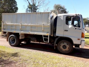 2006 Hino  FG1J Tipper Truck with Grain Body