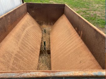 Under Auction - (A154)  Cattle Lick Feeder 