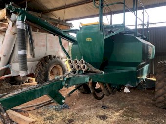 2000 Simplicity Air Seeder Cart TR3 6000L - Under Offer