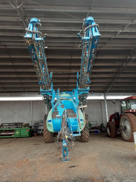 IYE.2010  Berthoud  DP Tronic 55-60 36 Metre Spray Rig