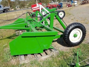 12" Drag Scraper Grader