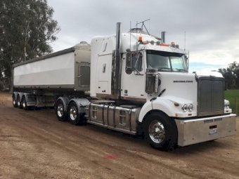 2014 Western Star 4800 FXB Prime Mover and 2014 Sloanebuilt Tipper