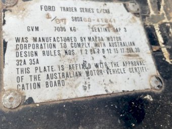 1987 Ford Trader with 14ft Stock Crate