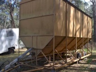 20 tonne Grain Bin Dual Axle with Auger and Hydraulic Lift