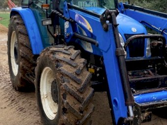 2005 New Holland TL90A Tractor with Front End Loader