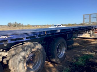 1990 Freighter 45ft Flat Top Trailer (Dolly not included)