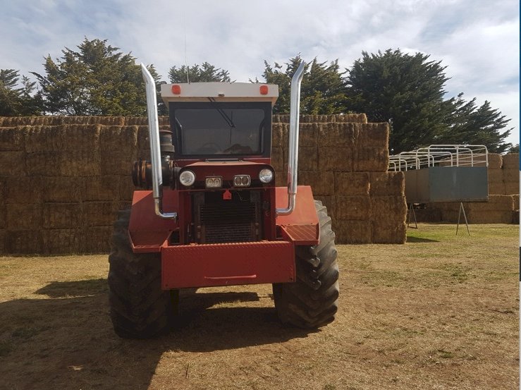 International Acremaster M-330-M Tractor