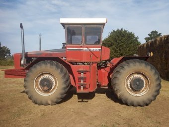 International Acremaster M-330-M Tractor