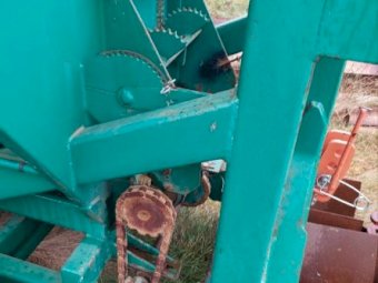 Under Auction - (A153)  Seymour 2T Belt Applicator 