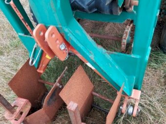 Under Auction - (A153)  Seymour 2T Belt Applicator 