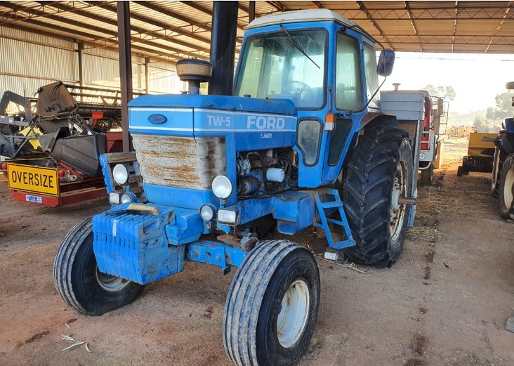 Under Auction - (A153)  Ford TW5 Tractor 