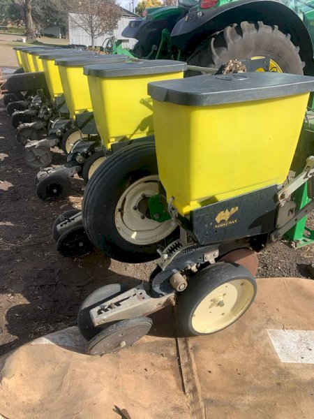 Norseman 8 Row Techni Plant Unit on JD 1720 8m Bar