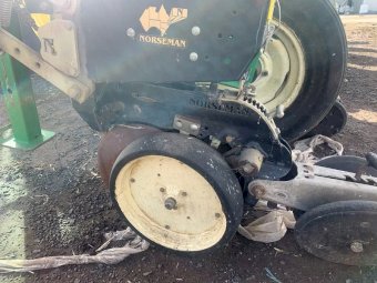 Norseman 8 Row Techni Plant Unit on JD 1720 8m Bar