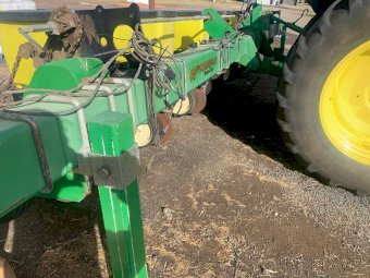 Norseman 8 Row Techni Plant Unit on JD 1720 8m Bar