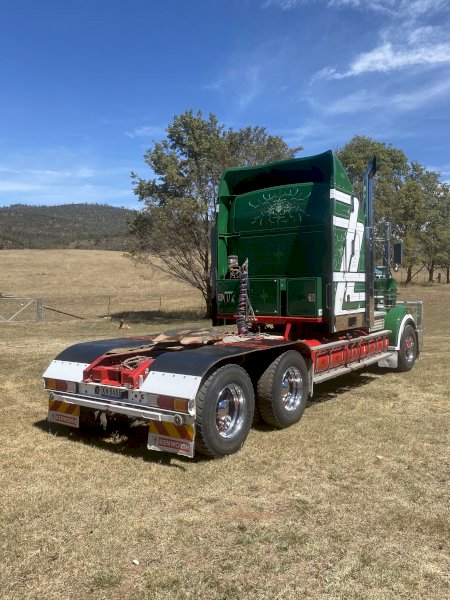2017 Kenworth T909 Prime Mover