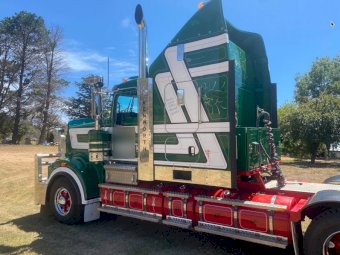 2017 Kenworth T909 Prime Mover