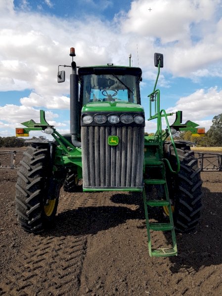 2011 John Deere 4930 Self Propelled Sprayer