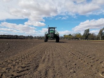 2011 John Deere 4930 Self Propelled Sprayer