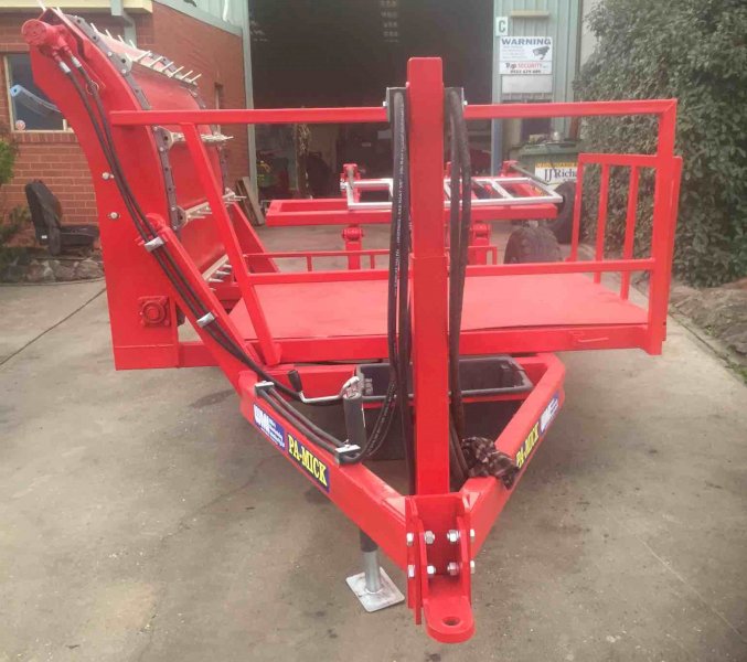 PA Mick Multi Bale Feed Cart