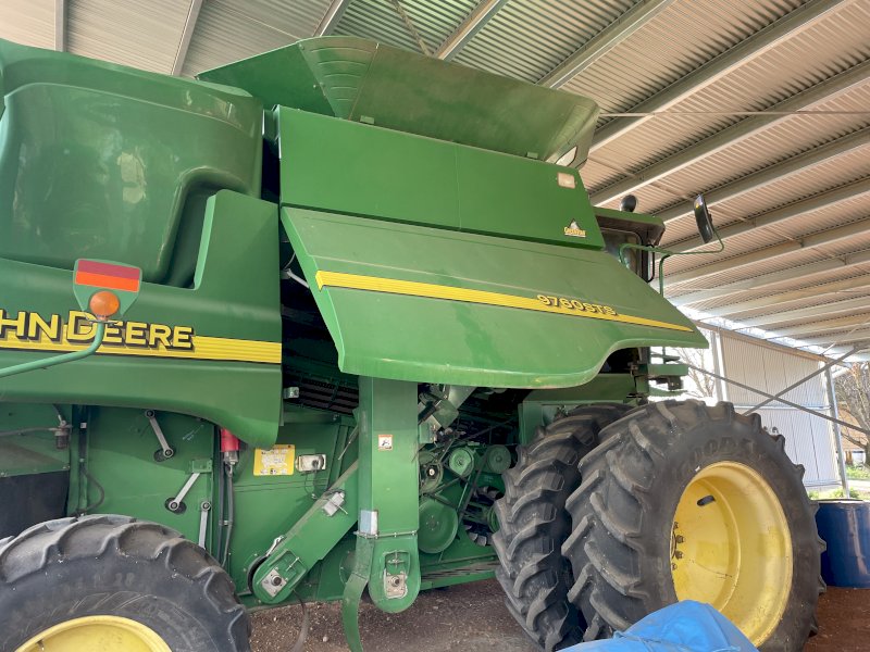 2004 John Deere 9760 Header with 936 D Front on Comb Trailer
