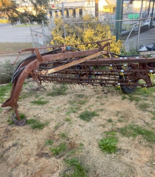 New Holland Rola Bar Rake