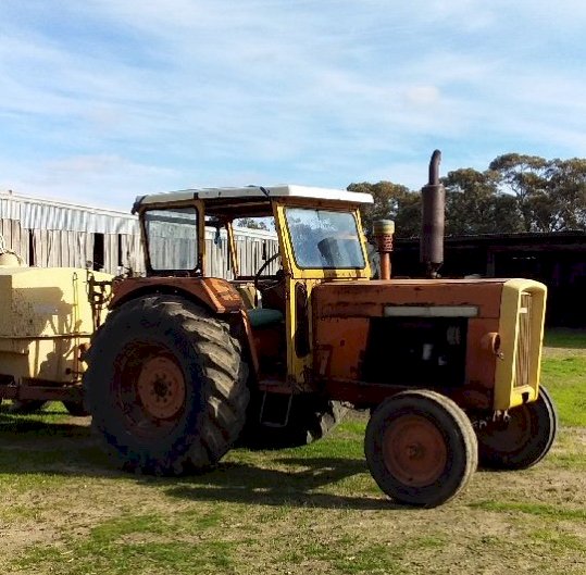 Chamberlain 306 Tractor