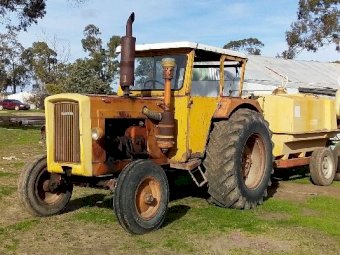 Chamberlain 306 Tractor